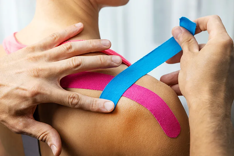 Physio Taping zur Stabilisierung der Bewegung